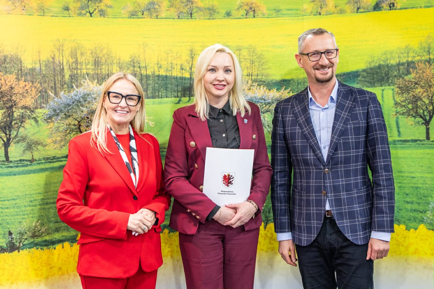 Dofinansowanie zadania pn. „Budowa placu zabaw”.